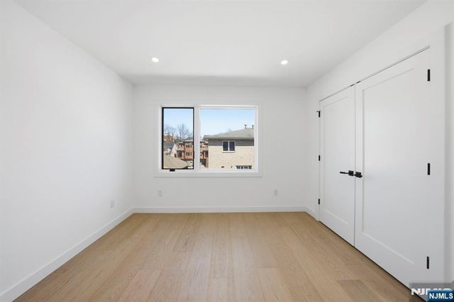 211 E Harriet Avenue A, Palisades Park, NJ 07650