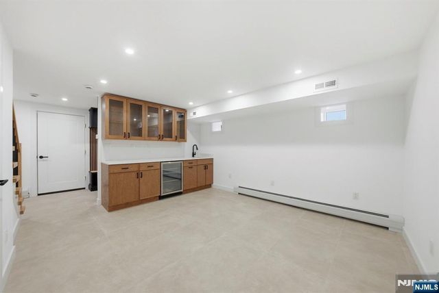 211 E Harriet Avenue A, Palisades Park, NJ 07650