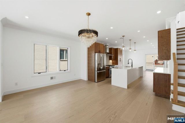 211 E Harriet Avenue A, Palisades Park, NJ 07650