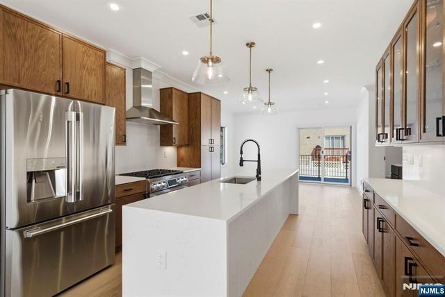 211 E Harriet Avenue A, Palisades Park, NJ 07650