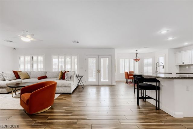 283 Grand Olympia Drive, Henderson, NV 89012