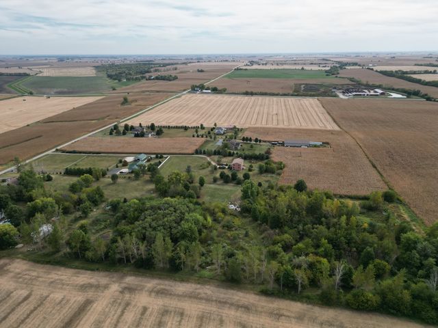 000 County Line Road, Newark, IL 60551