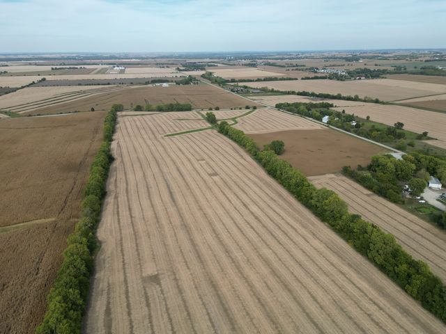 000 County Line Road, Newark, IL 60551