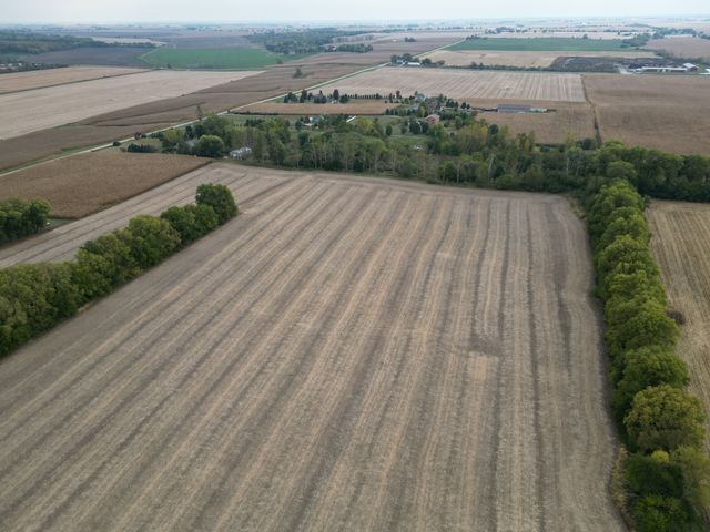 000 County Line Road, Newark, IL 60551