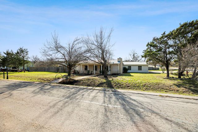 300 Grand Prairie CIR, Dripping Springs, TX 78620