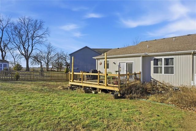 1305 159th Street, Basehor, KS 66007