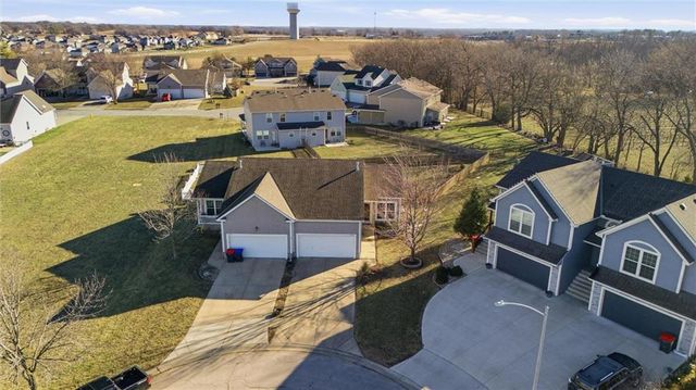 1305 159th Street, Basehor, KS 66007