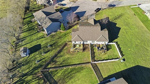 1305 159th Street, Basehor, KS 66007