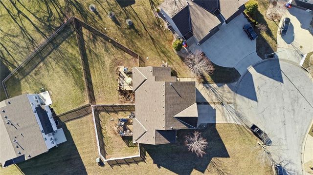 1305 159th Street, Basehor, KS 66007