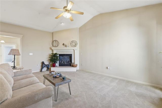 1305 159th Street, Basehor, KS 66007