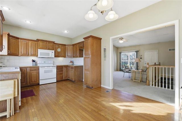 1305 159th Street, Basehor, KS 66007