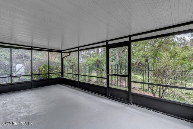 4518 CROSSTIE Road S, Jacksonville, FL 32257