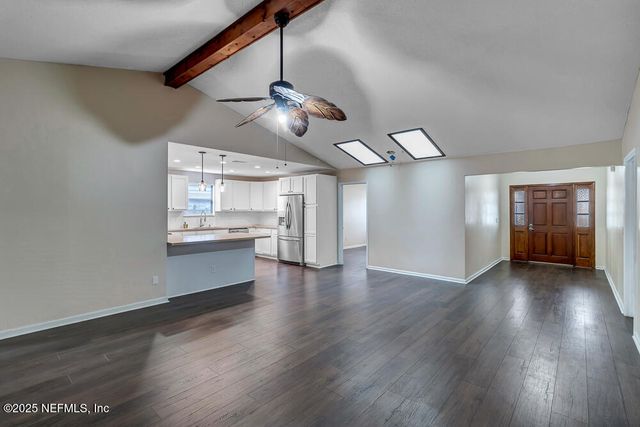 4518 CROSSTIE Road S, Jacksonville, FL 32257