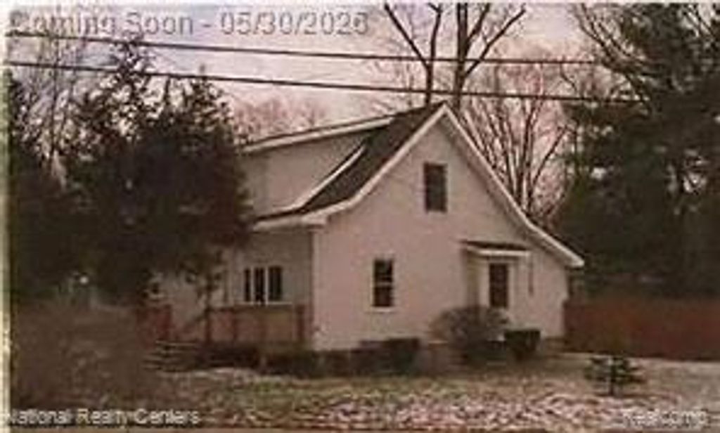 20 Crescent Lake Road, Waterford Charter Township, MI 48327