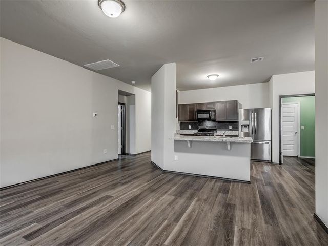 11605 NW 95th Street, Yukon, OK 73099