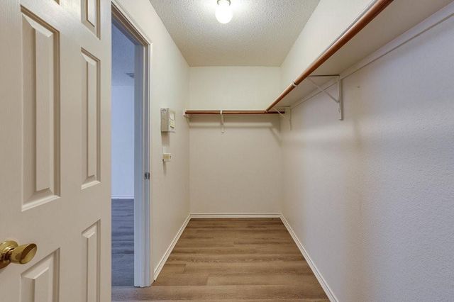 638 Silvertop Road, Arlington, TX 76002