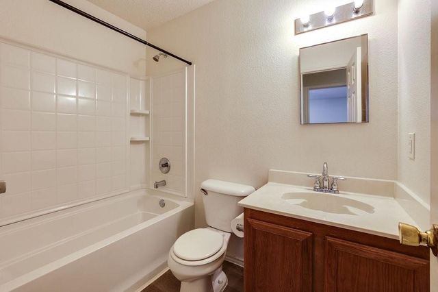 638 Silvertop Road, Arlington, TX 76002