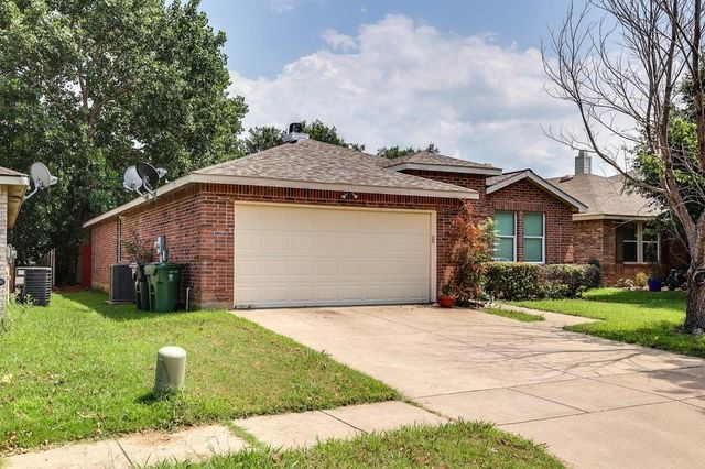 638 Silvertop Road, Arlington, TX 76002