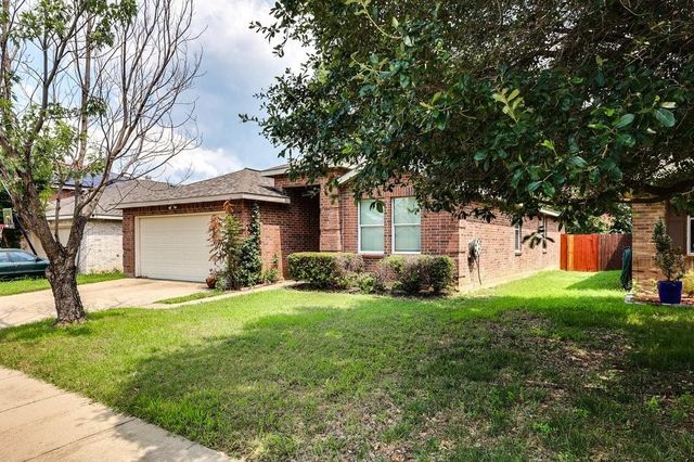 638 Silvertop Road, Arlington, TX 76002