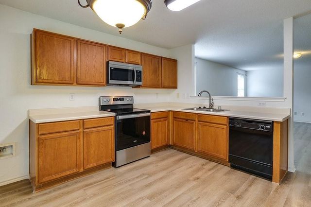 638 Silvertop Road, Arlington, TX 76002