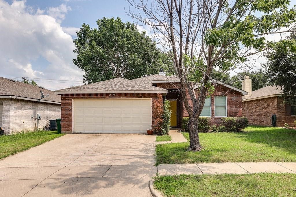 638 Silvertop Road, Arlington, TX 76002