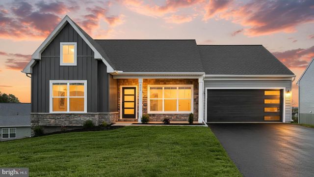 604 LILLIANA DR, Lebanon, PA 17046