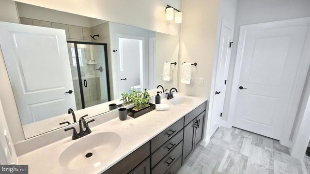 604 LILLIANA DR, Lebanon, PA 17046