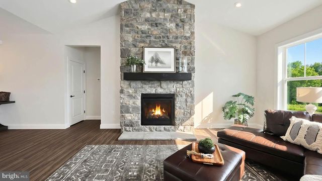 604 LILLIANA DR, Lebanon, PA 17046