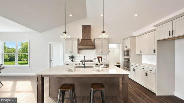 604 LILLIANA DR, Lebanon, PA 17046