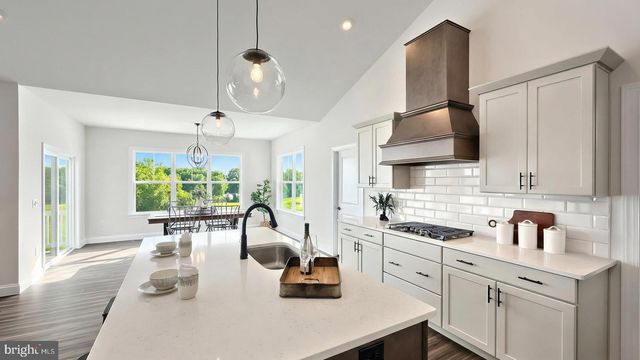 604 LILLIANA DR, Lebanon, PA 17046