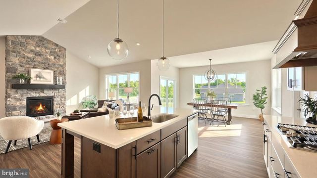 604 LILLIANA DR, Lebanon, PA 17046