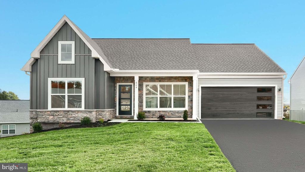 604 LILLIANA DR, Lebanon, PA 17046