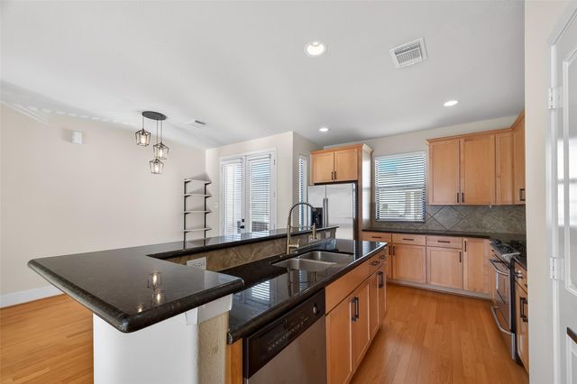 2318 Emancipation Avenue, Houston, TX 77004