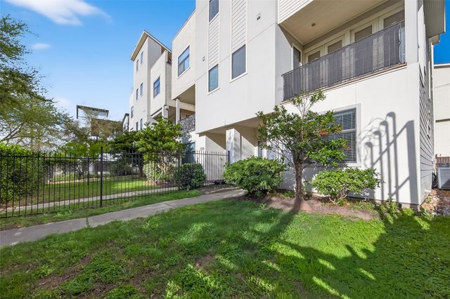 2318 Emancipation Avenue, Houston, TX 77004