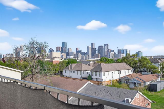 2318 Emancipation Avenue, Houston, TX 77004