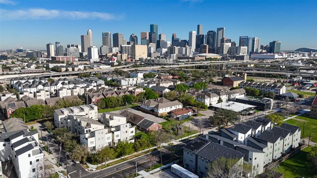 2318 Emancipation Avenue, Houston, TX 77004