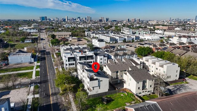 2318 Emancipation Avenue, Houston, TX 77004