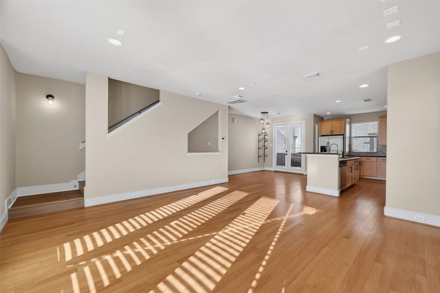 2318 Emancipation Avenue, Houston, TX 77004