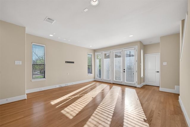 2318 Emancipation Avenue, Houston, TX 77004