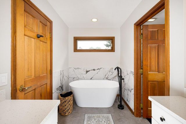 9108 Cambridge Drive, Saline, MI 48176