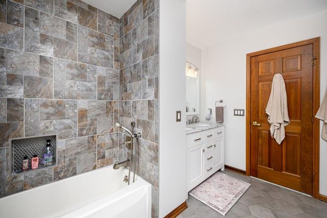 9108 Cambridge Drive, Saline, MI 48176