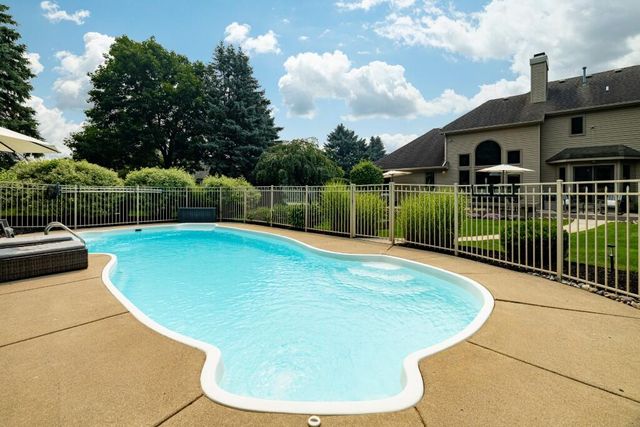 9108 Cambridge Drive, Saline, MI 48176
