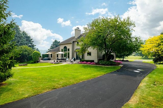9108 Cambridge Drive, Saline, MI 48176