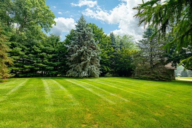 9108 Cambridge Drive, Saline, MI 48176