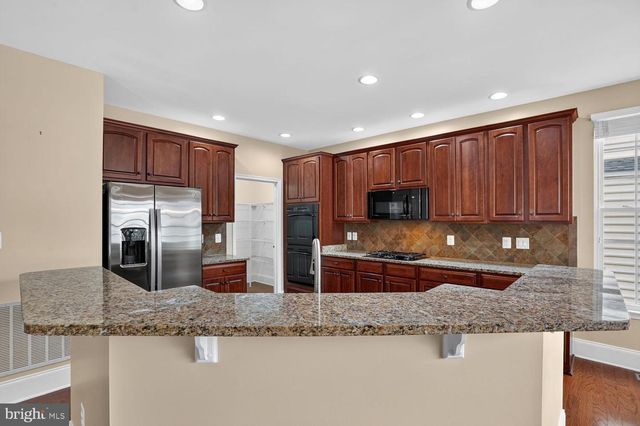 42538 NEIGHBORLY LN, Chantilly, VA 20152