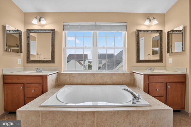 42538 NEIGHBORLY LN, Chantilly, VA 20152