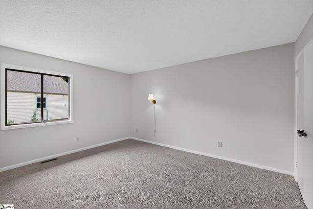 1004 Hollow Oak Drive, Taylors, SC 29687