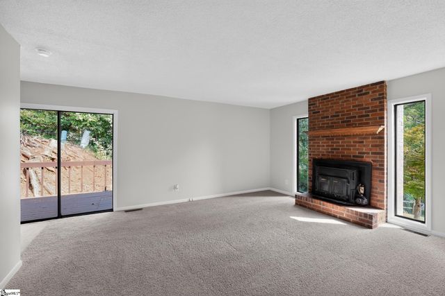 1004 Hollow Oak Drive, Taylors, SC 29687