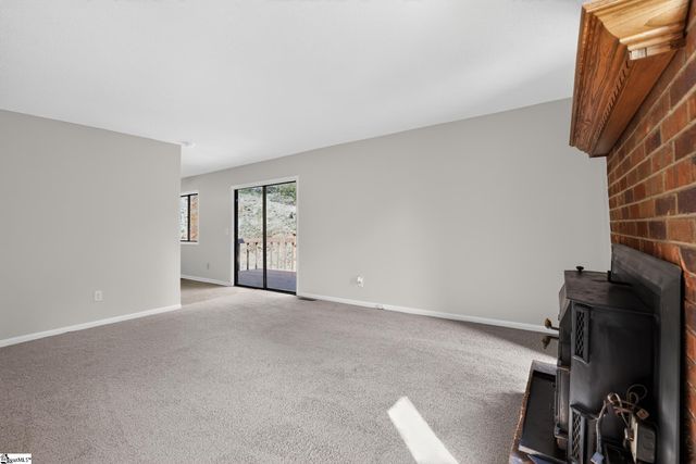 1004 Hollow Oak Drive, Taylors, SC 29687