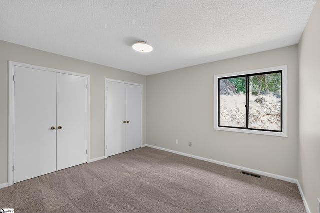 1004 Hollow Oak Drive, Taylors, SC 29687